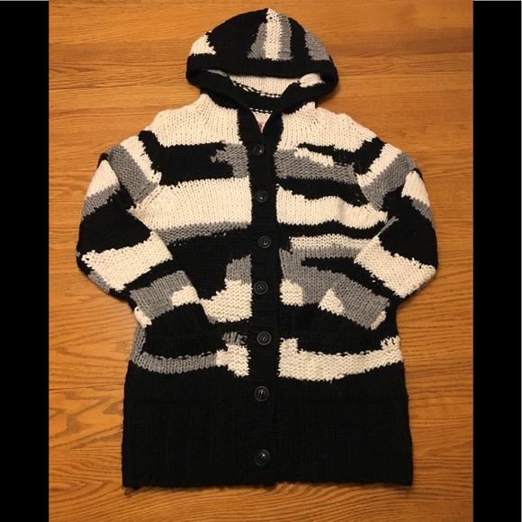 Fabulous Chunky Hooded Sweater with Pockets! - Picture 3 of 4